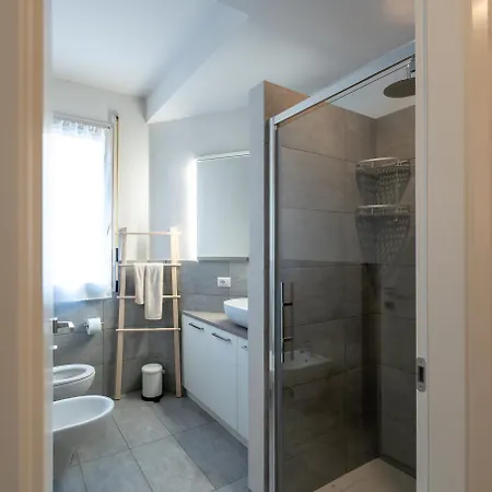 - Modern * Lecco